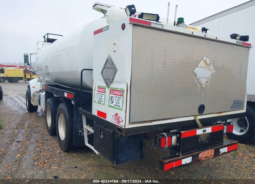 2016 PETERBILT 348 VIN: 2NP3LJ9X8GM324930