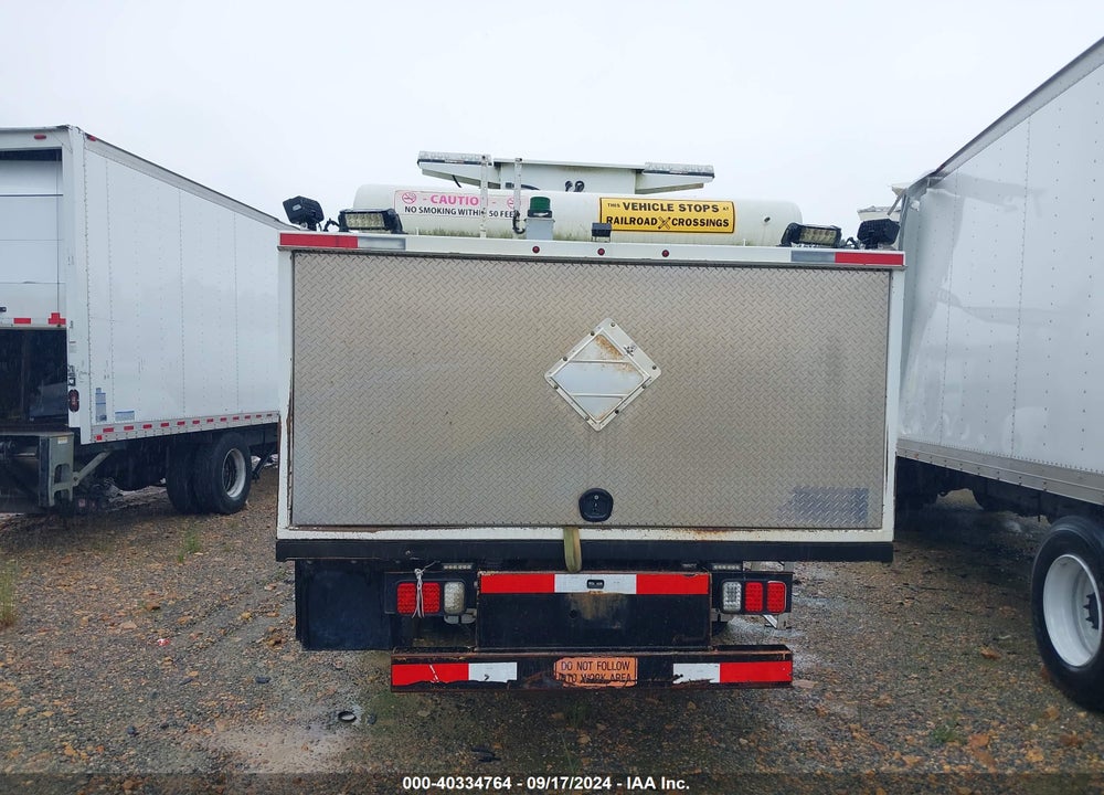 2016 PETERBILT 348 VIN: 2NP3LJ9X8GM324930