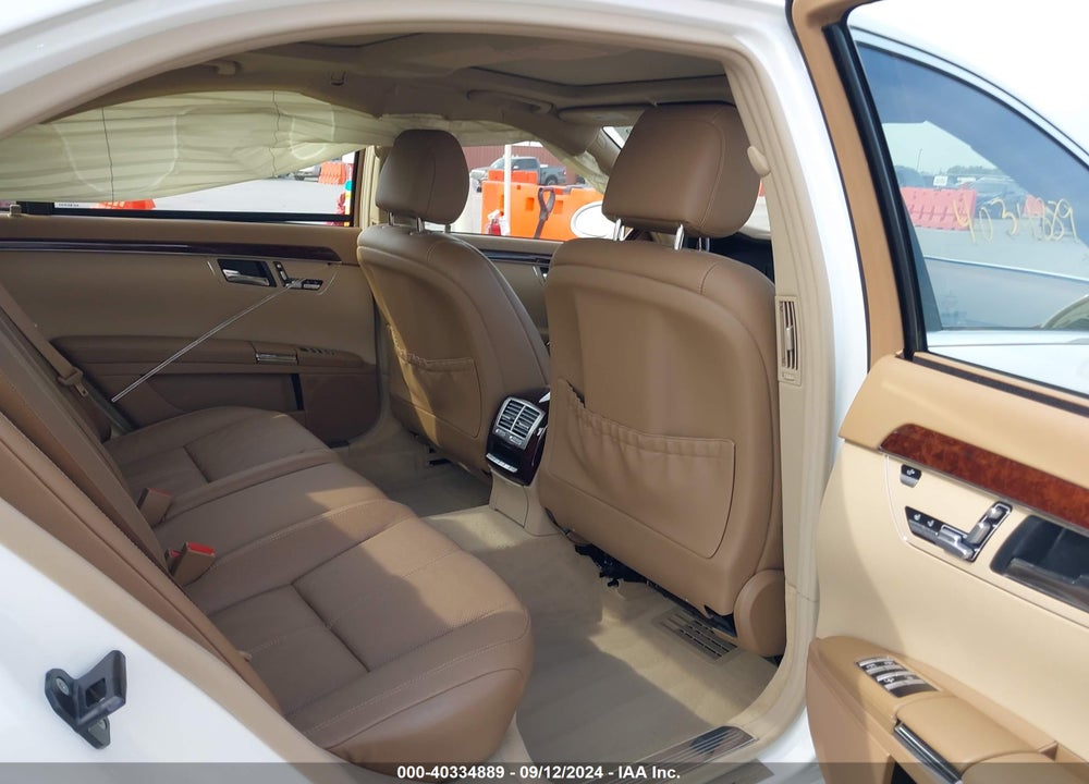 2007 MERCEDES-BENZ S 550 VIN: WDDNG71X07A050588