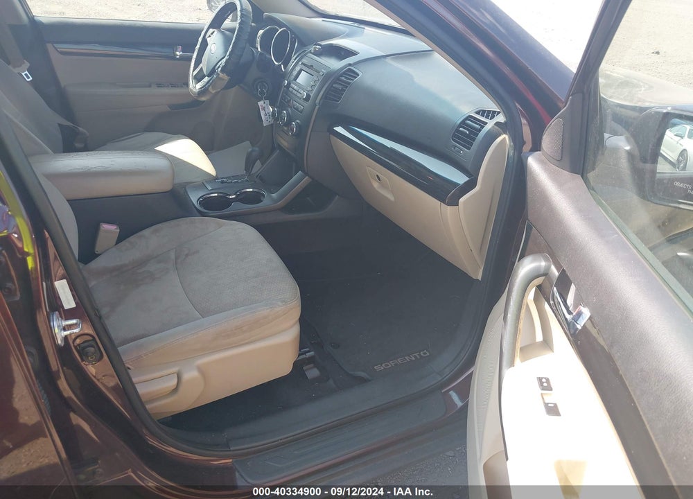 2013 KIA SORENTO LX VIN: 5XYKT3A11DG383827
