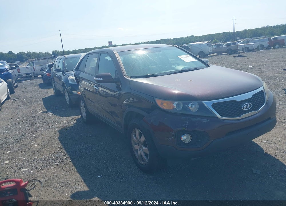 2013 KIA SORENTO LX VIN: 5XYKT3A11DG383827