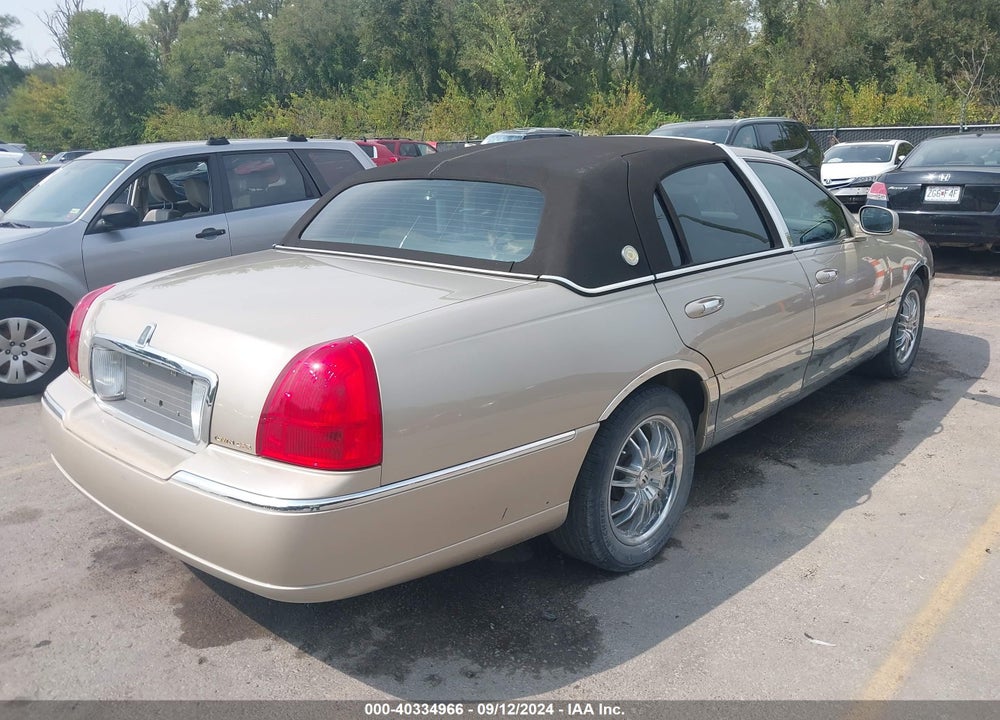2006 LINCOLN TOWN CAR SIGNATURE VIN: 1LNHM81V56Y645037