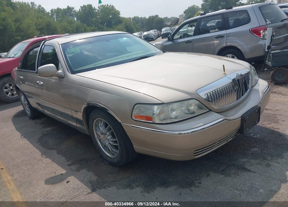 2006 LINCOLN TOWN CAR SIGNATURE VIN: 1LNHM81V56Y645037