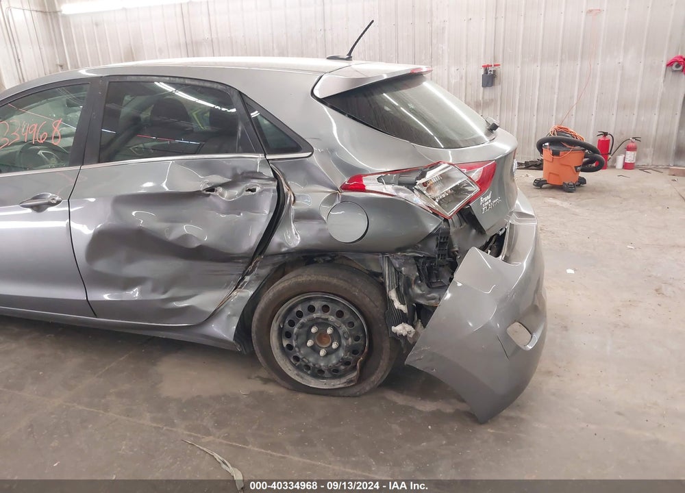 2017 HYUNDAI ELANTRA GT VIN: KMHD35LH9HU377188