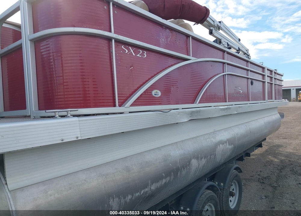 2018 BENNINGTON OTHER VIN: ETWC2837K718