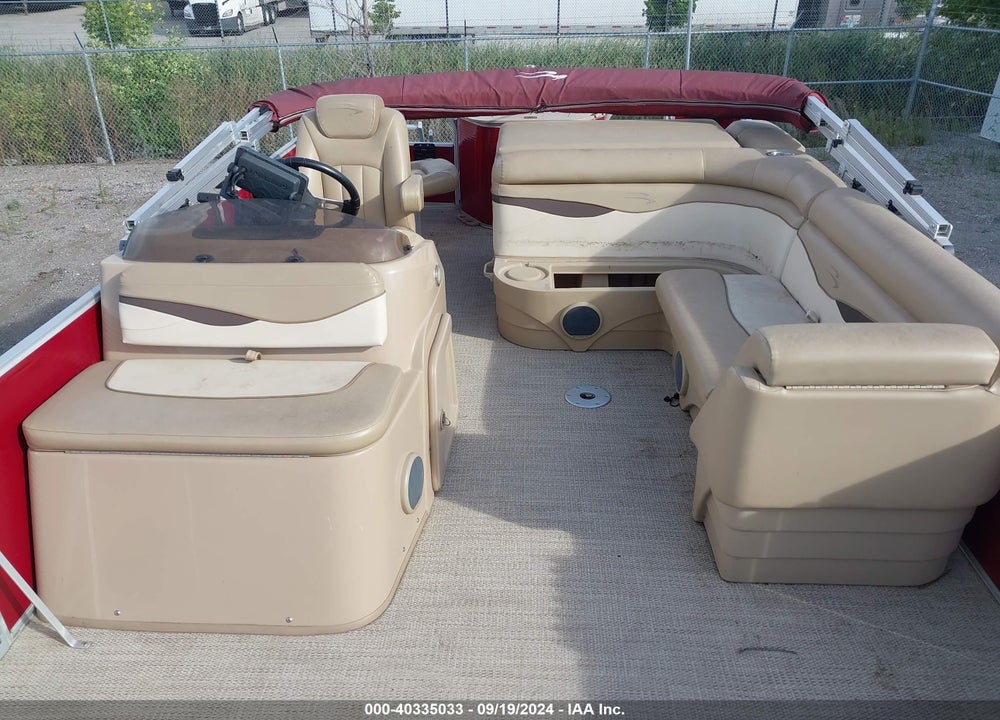 2018 BENNINGTON OTHER VIN: ETWC2837K718