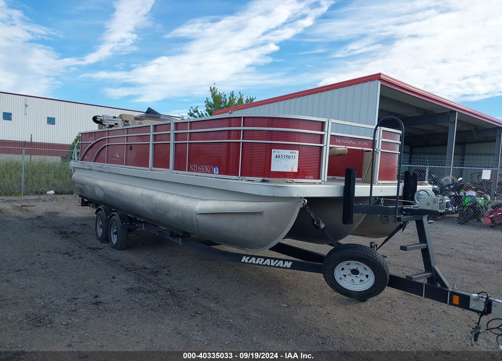 2018 BENNINGTON OTHER VIN: ETWC2837K718