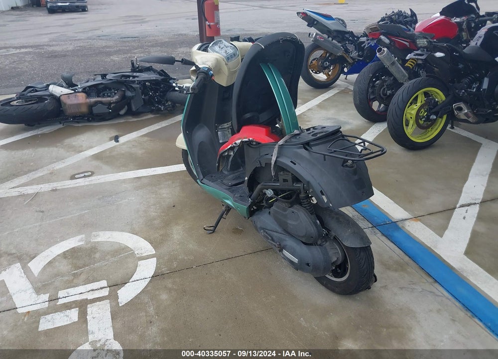 2018 SCOOTER 50CC VIN: L5YACBPD3J1150902