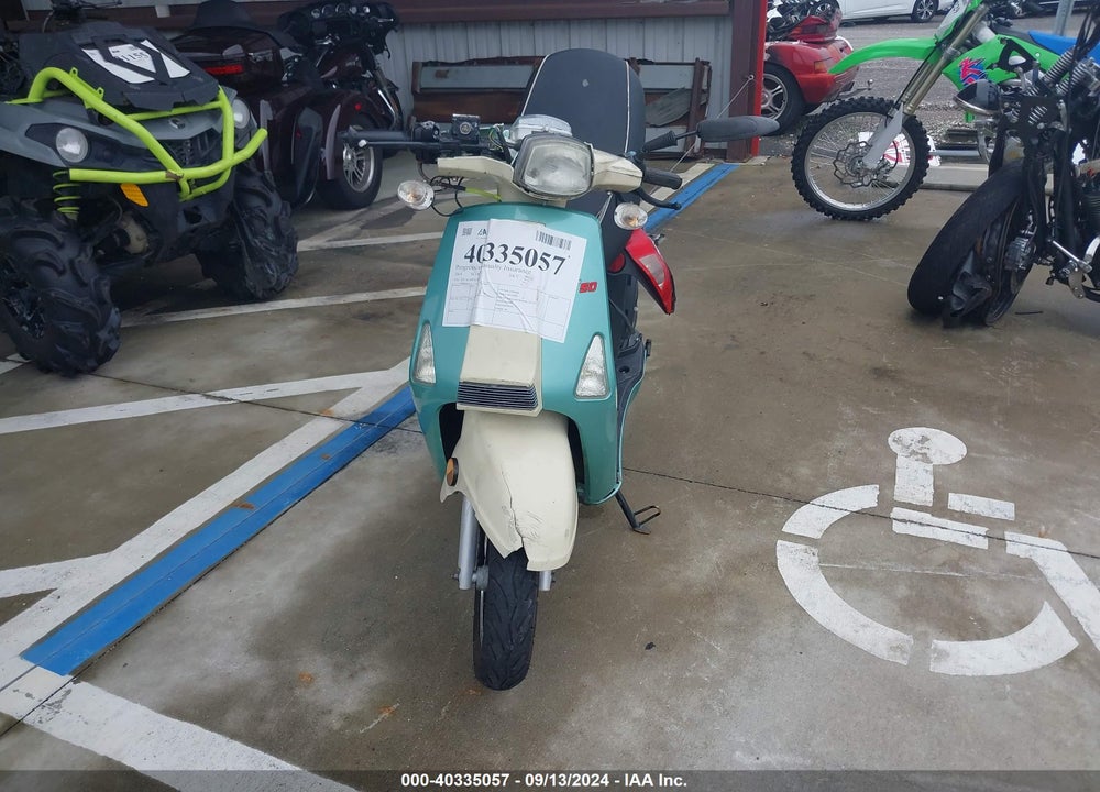 2018 SCOOTER 50CC VIN: L5YACBPD3J1150902