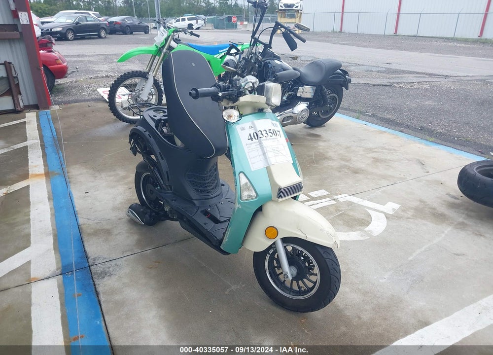 2018 SCOOTER 50CC VIN: L5YACBPD3J1150902