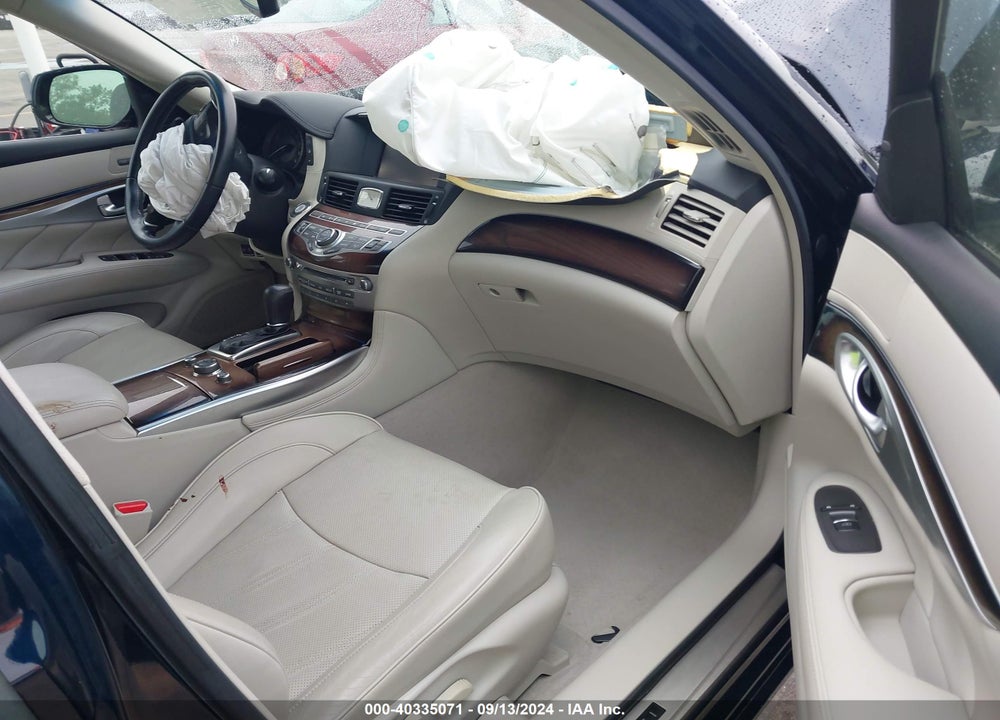 2015 INFINITI Q70L 3.7 VIN: JN1BY1PPXFM602032