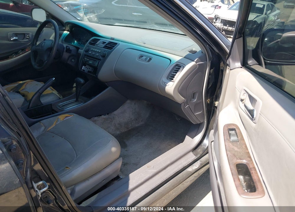 2002 HONDA ACCORD 2.3 EX/2.3 SE VIN: 1HGCG66852A132646