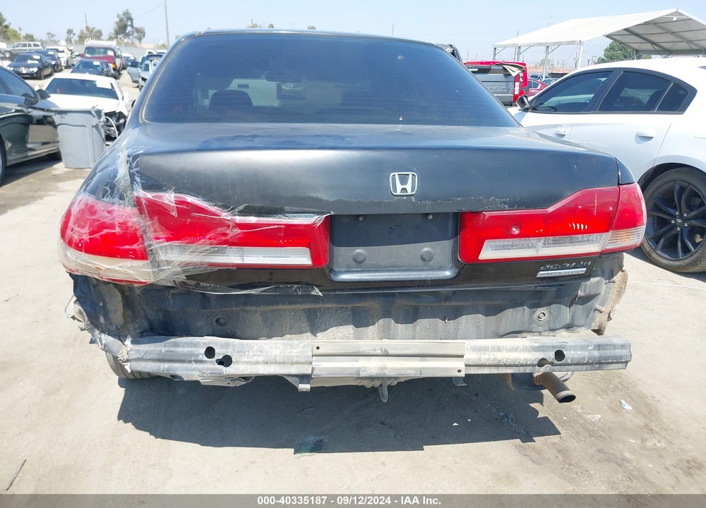 2002 HONDA ACCORD 2.3 EX/2.3 SE VIN: 1HGCG66852A132646