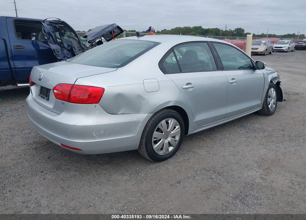 2014 VOLKSWAGEN JETTA 1.8T SE VIN: 3VWD17AJ3EM420013