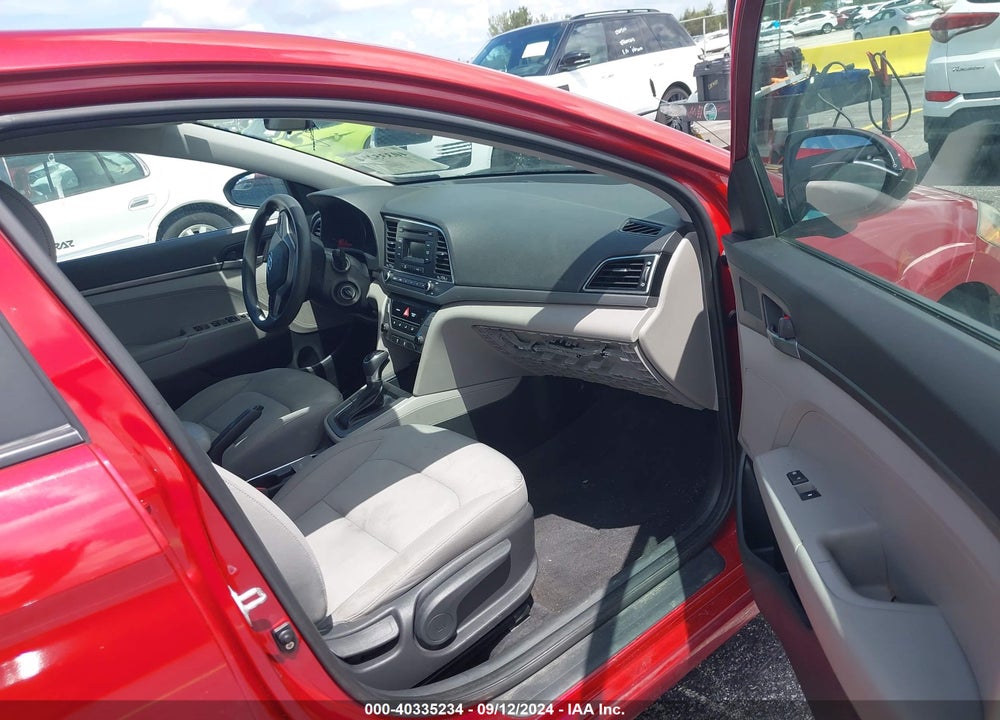 2018 HYUNDAI ELANTRA SE VIN: KMHD74LF1JU450878