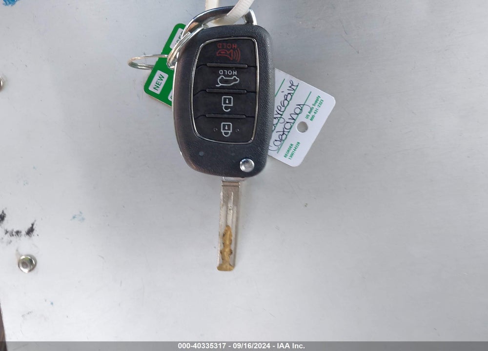 2020 HYUNDAI TUCSON SE VIN: KM8J2CA47LU119092