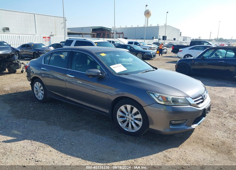 2015 HONDA ACCORD EX-L V-6 VIN: 1HGCR3F88FA028201
