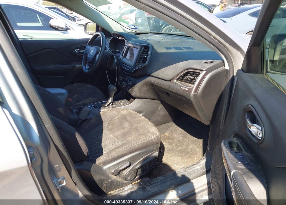 2019 CHEROKEE JEEP  LATITUDE FWD VIN: 1C4PJLCB4KD373337