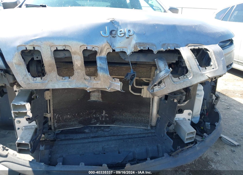 2019 CHEROKEE JEEP  LATITUDE FWD VIN: 1C4PJLCB4KD373337