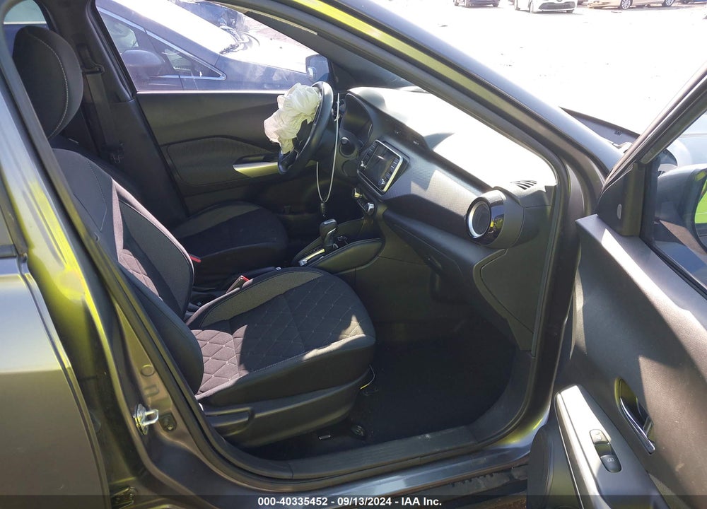 2018 NISSAN KICKS SV VIN: 3N1CP5CU0JL509887