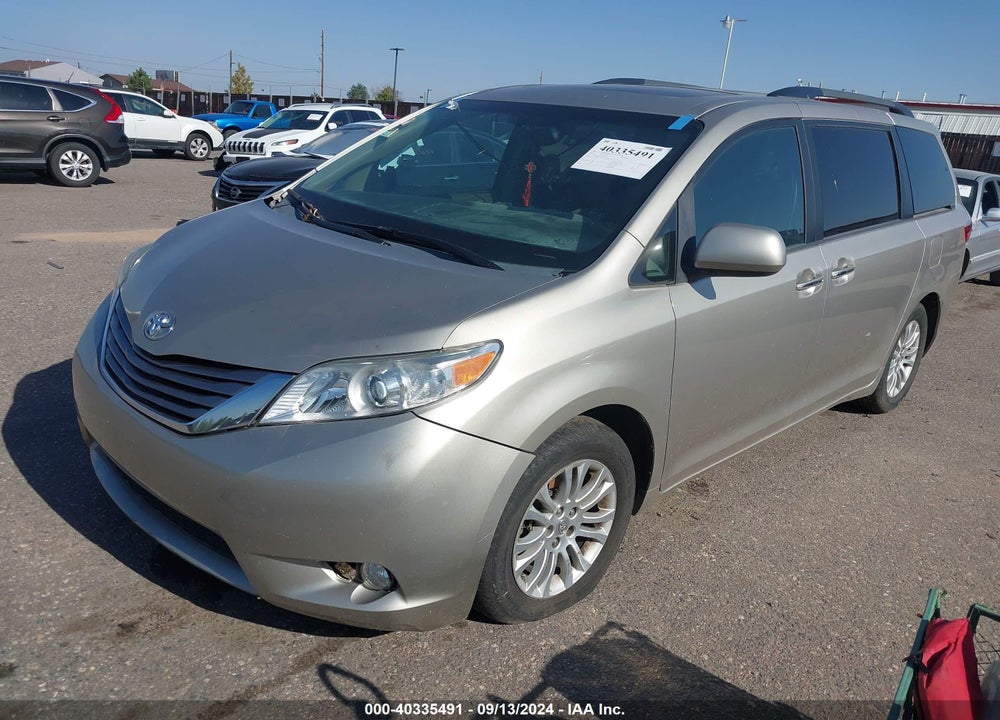 2015 TOYOTA SIENNA XLE 8 PASSENGER VIN: 5TDYK3DC4FS598022