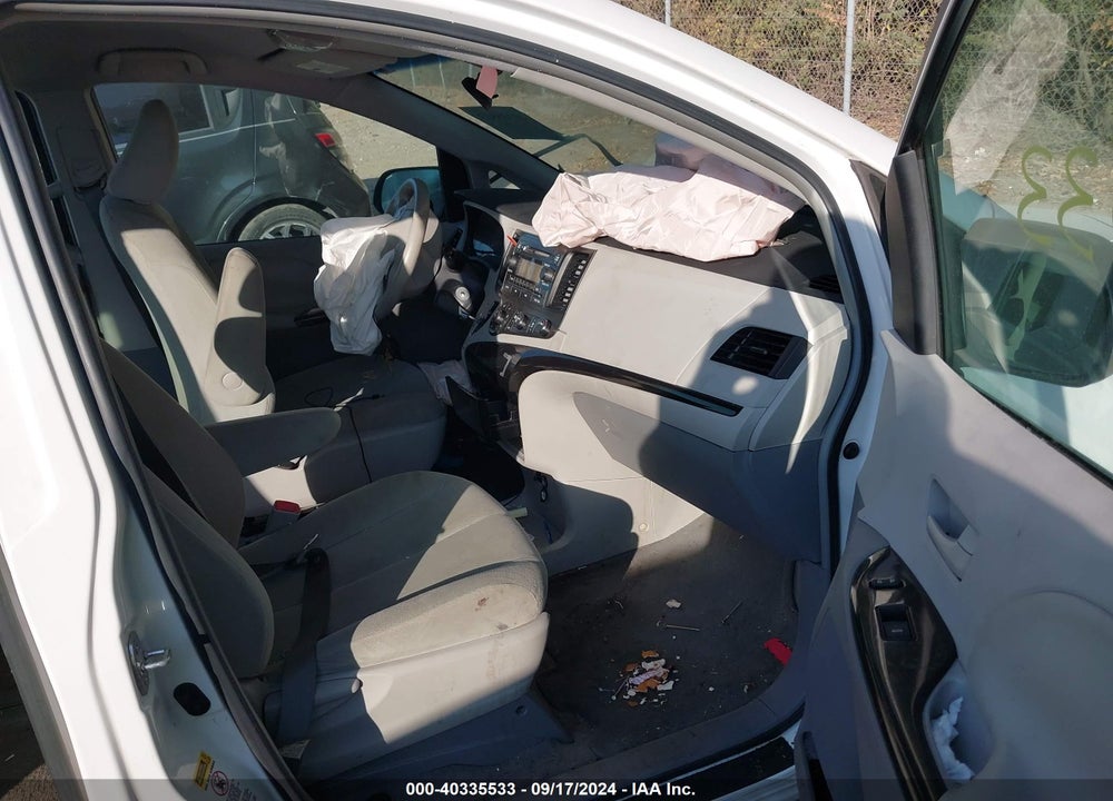 2011 TOYOTA SIENNA BASE V6 VIN: 5TDZK3DC2BS027823