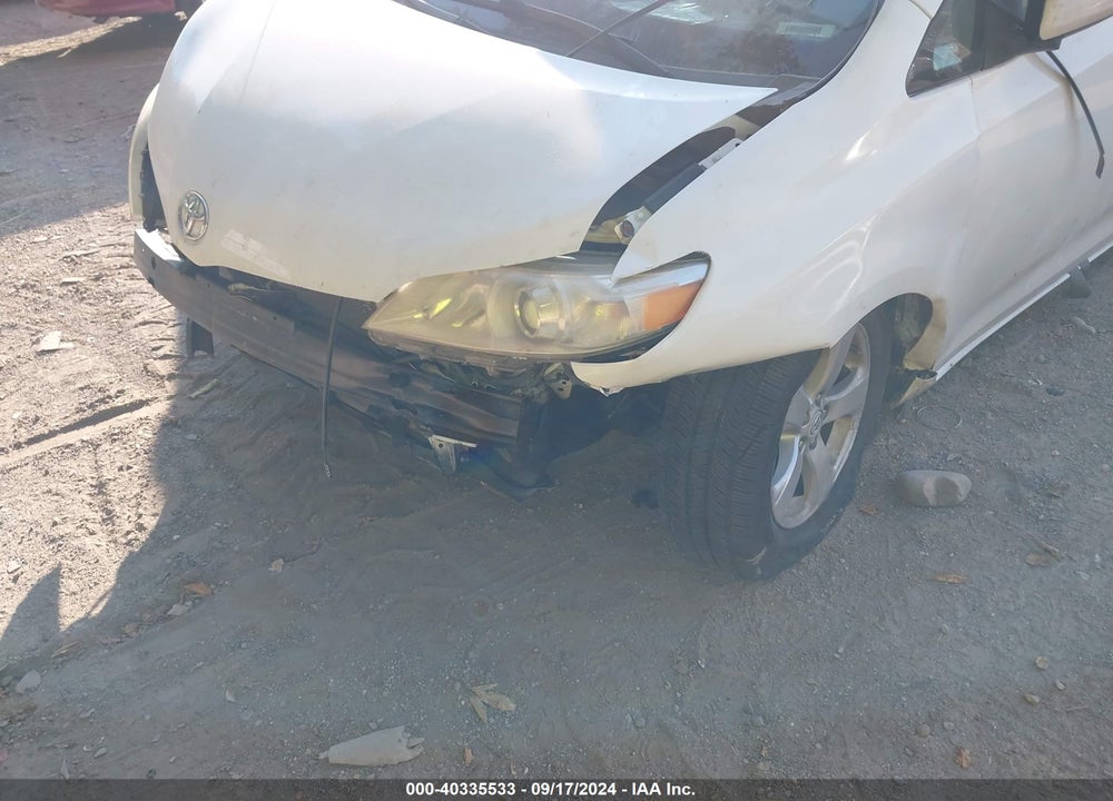 2011 TOYOTA SIENNA BASE V6 VIN: 5TDZK3DC2BS027823