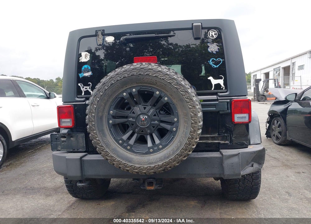 2012 JEEP WRANGLER UNLIMITED SAHARA VIN: 1C4BJWEG1CL229613