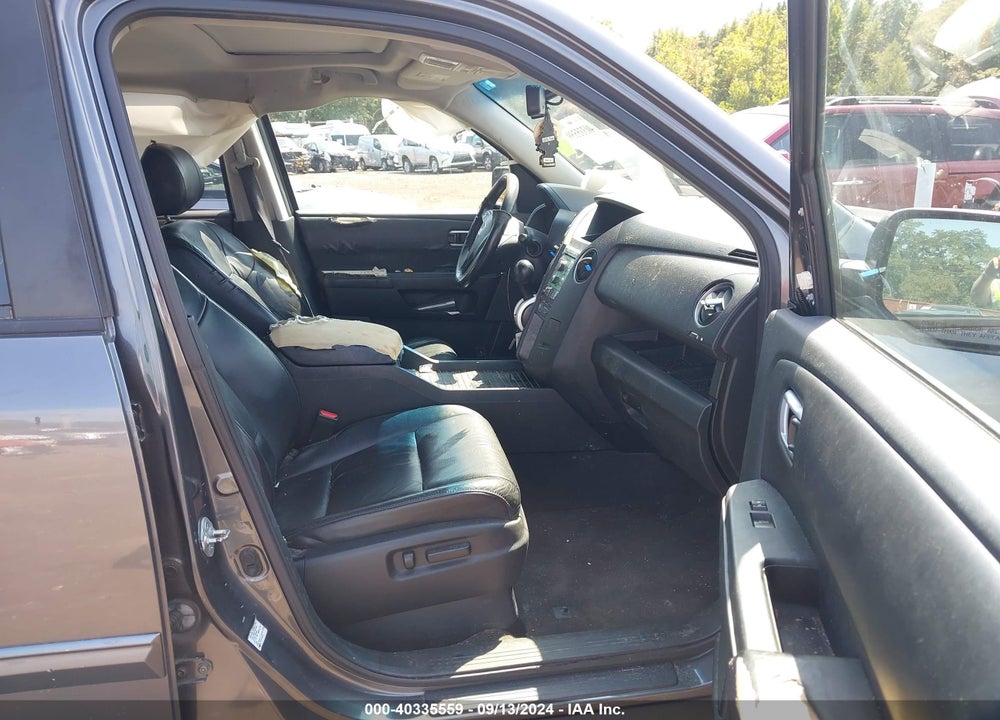 2011 HONDA PILOT EX-L VIN: 5FNYF4H5XBB021676