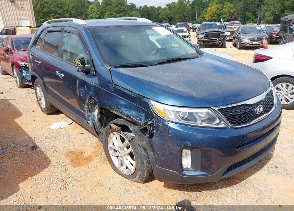 2014 KIA SORENTO LX VIN: 5XYKT3A6XEG437560