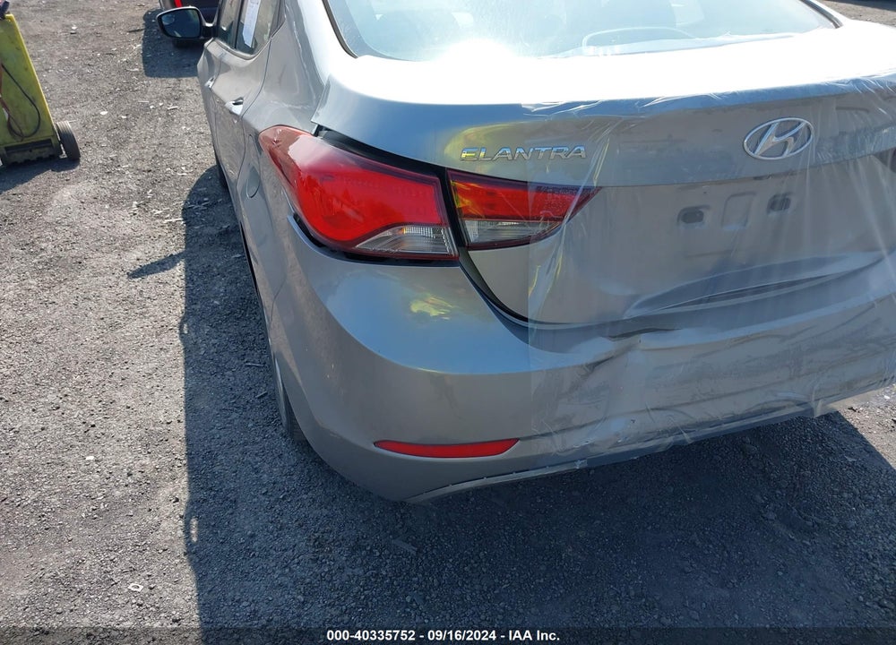 2015 HYUNDAI ELANTRA SE VIN: KMHDH4AE4FU277727