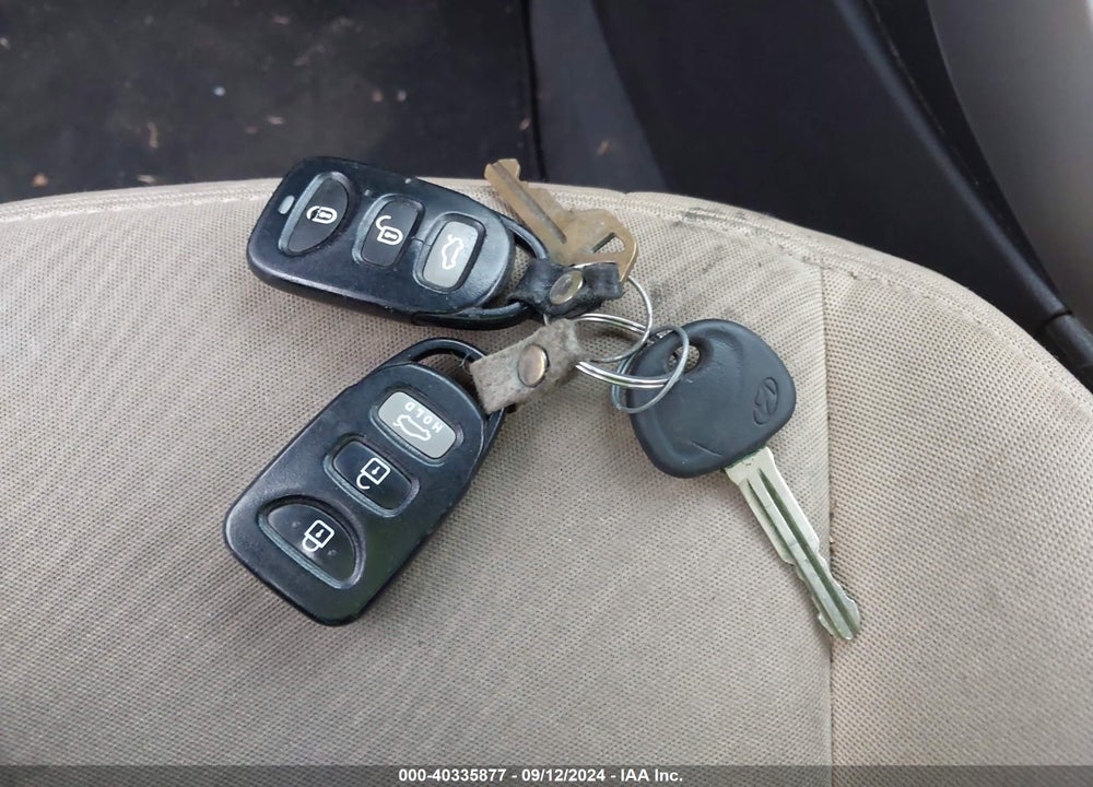 2013 HYUNDAI ELANTRA GLS VIN: 5NPDH4AE2DH305486