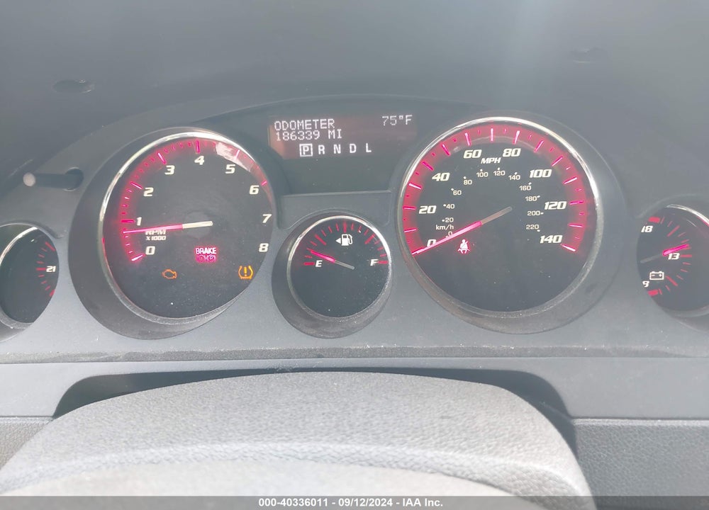 2011 GMC ACADIA SL VIN: 1GKKRNED3BJ174069