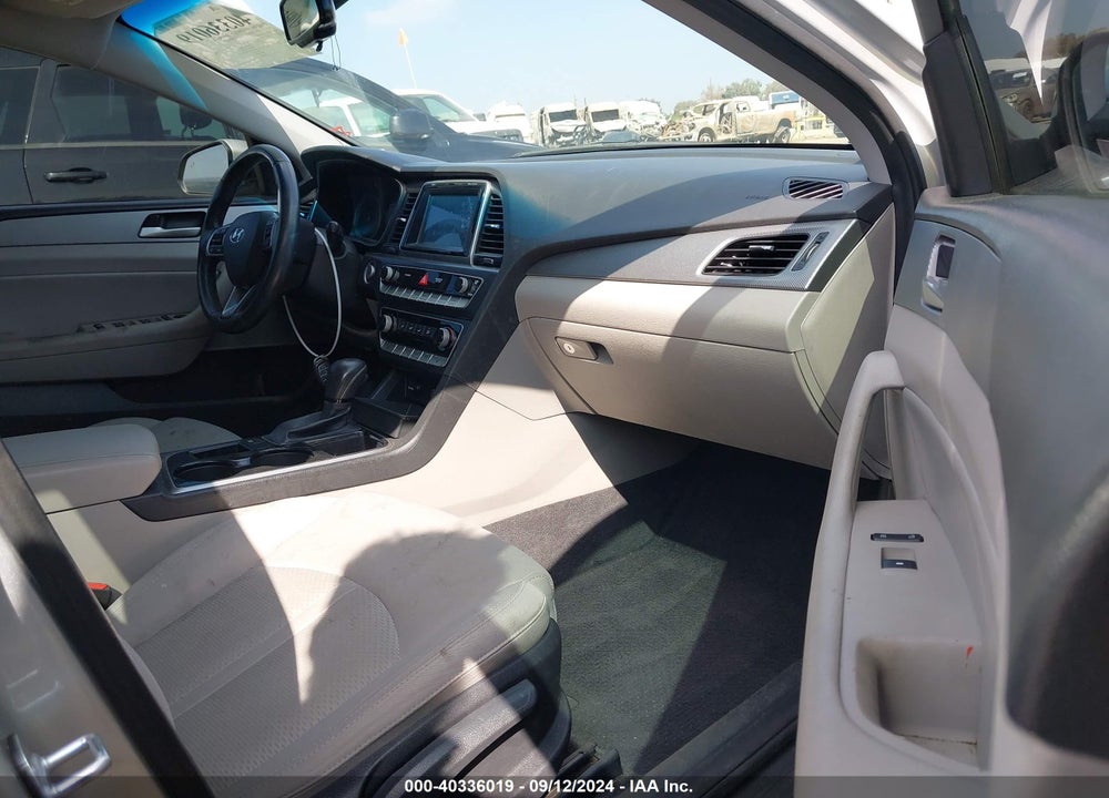2018 HYUNDAI SONATA SEL VIN: 5NPE34AF1JH656297