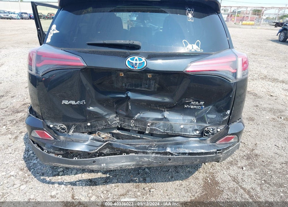 2018 TOYOTA RAV4 HYBRID XLE VIN: JTMRJREV4JD183104