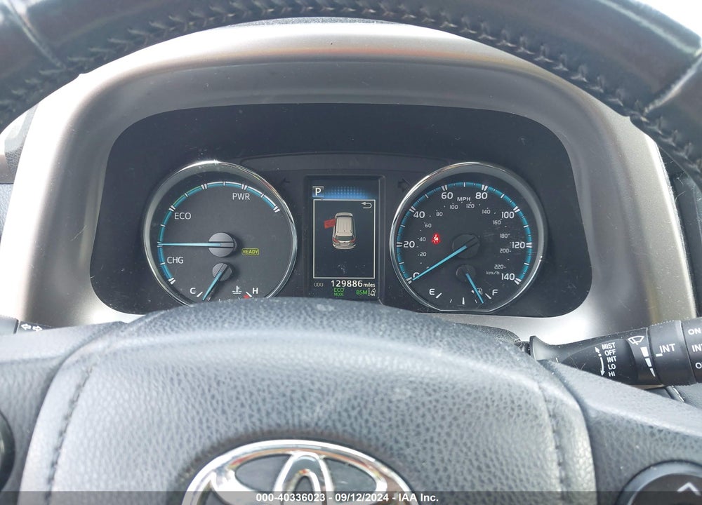 2018 TOYOTA RAV4 HYBRID XLE VIN: JTMRJREV4JD183104
