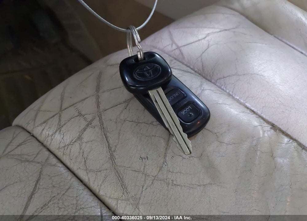 1998 TOYOTA AVALON XLS VIN: 4T1BF18B0WU289848