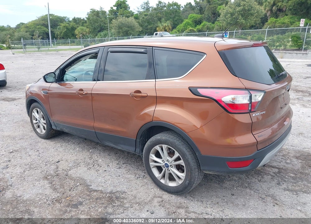 2017 FORD ESCAPE SE VIN: 1FMCU9GD0HUC46139