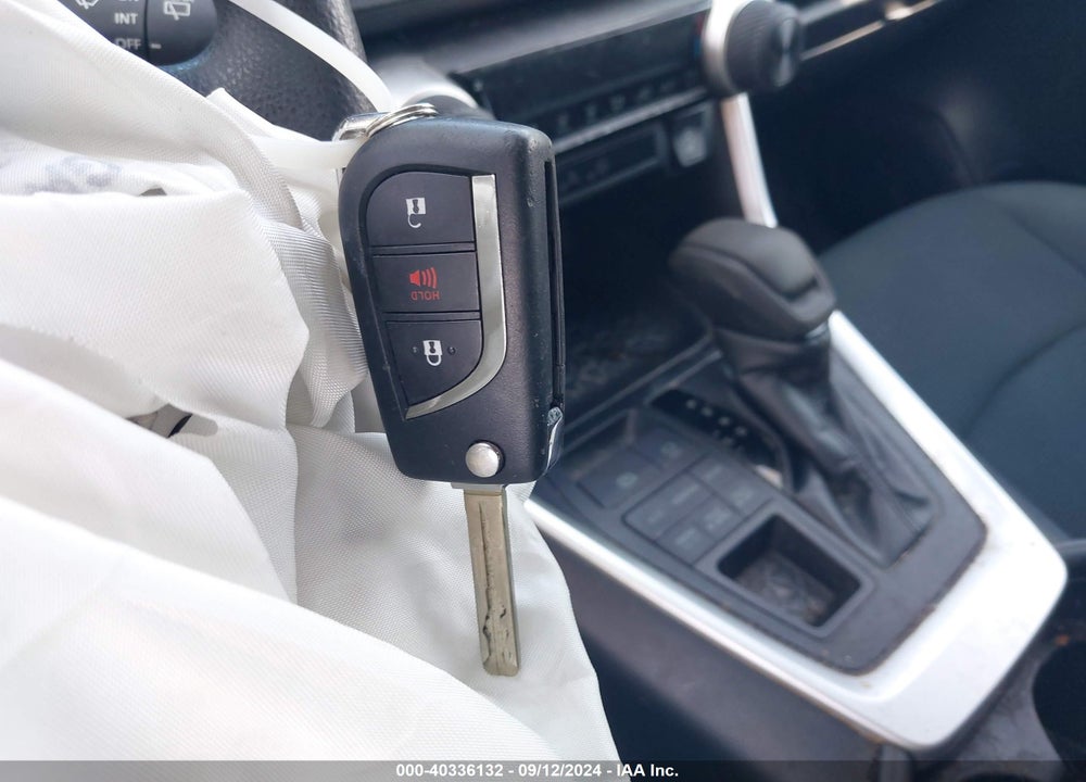 2019 TOYOTA RAV4 LE VIN: 2T3G1RFV0KW052018