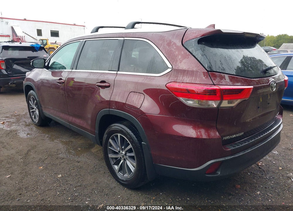 2019 TOYOTA HIGHLANDER XLE VIN: 5TDJZRFHXKS951110