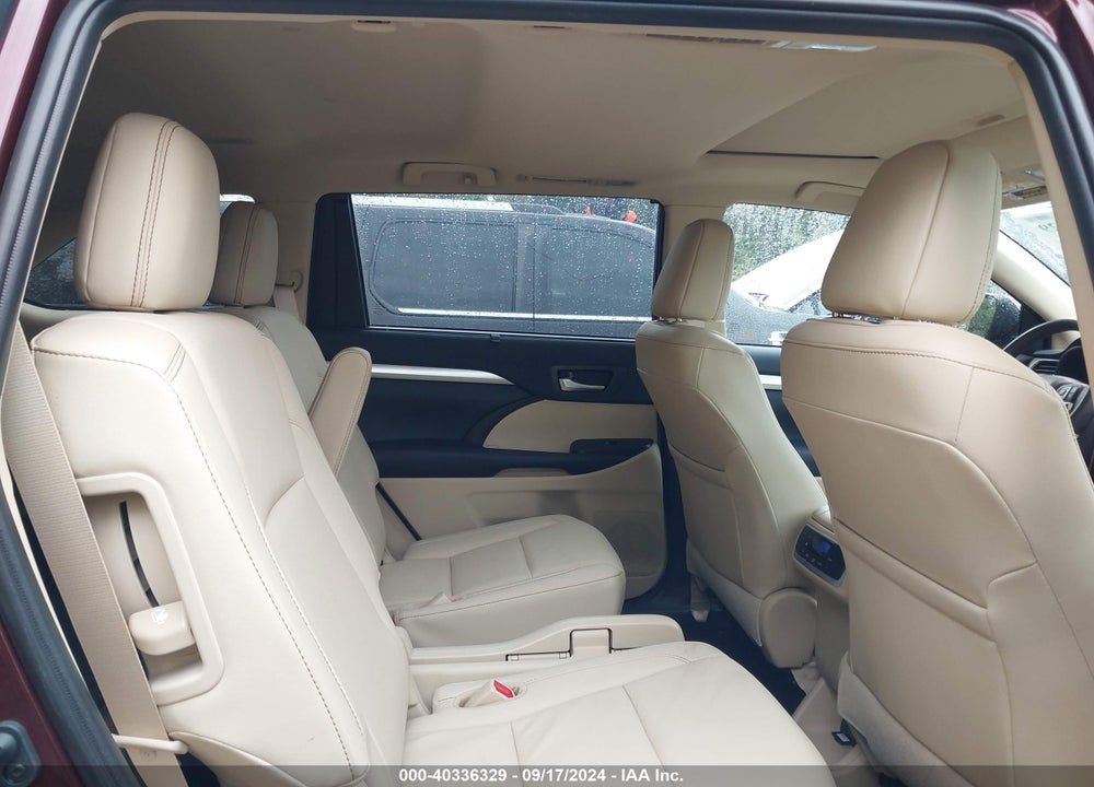 2019 TOYOTA HIGHLANDER XLE VIN: 5TDJZRFHXKS951110