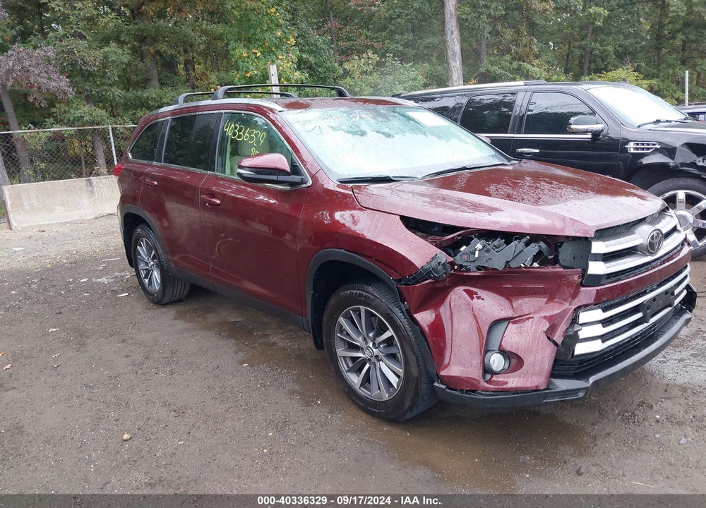 2019 TOYOTA HIGHLANDER XLE VIN: 5TDJZRFHXKS951110