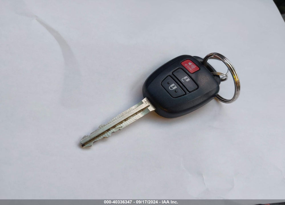 2015 TOYOTA RAV4 LE VIN: 2T3BFREVXFW265240