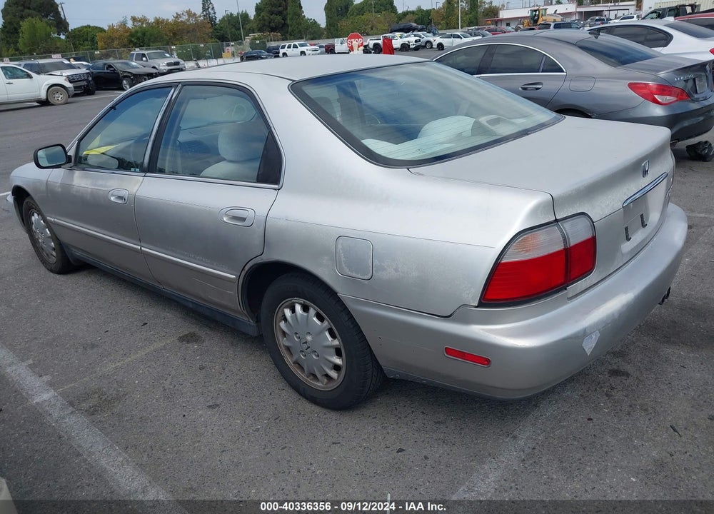 1996 HONDA ACCORD EX/EX-R VIN: 1HGCD5653TA120893