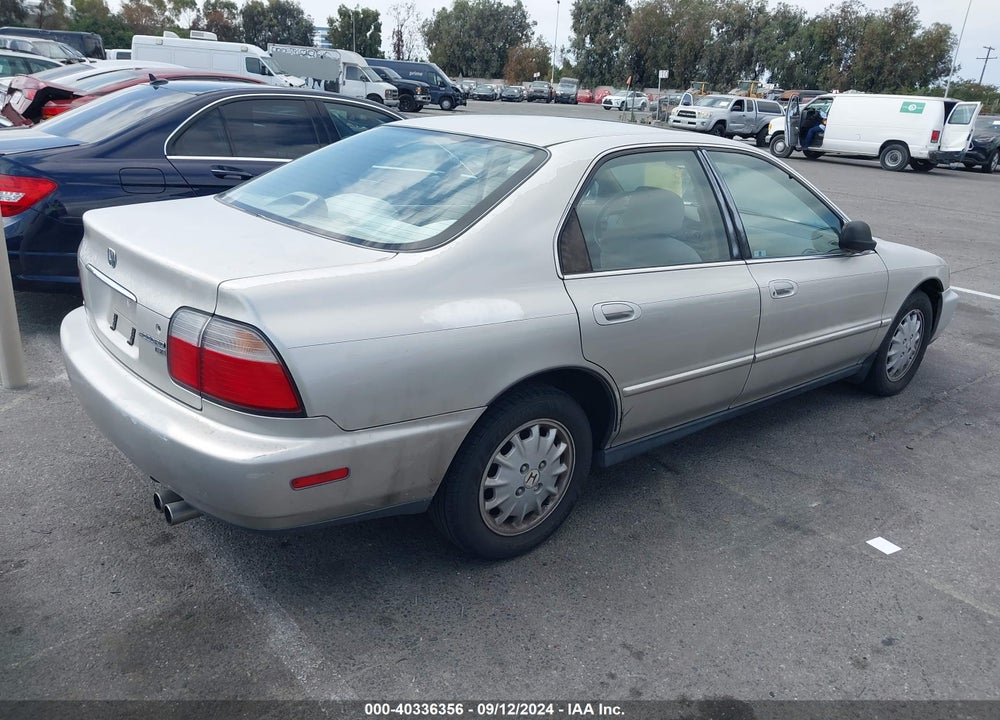 1996 HONDA ACCORD EX/EX-R VIN: 1HGCD5653TA120893