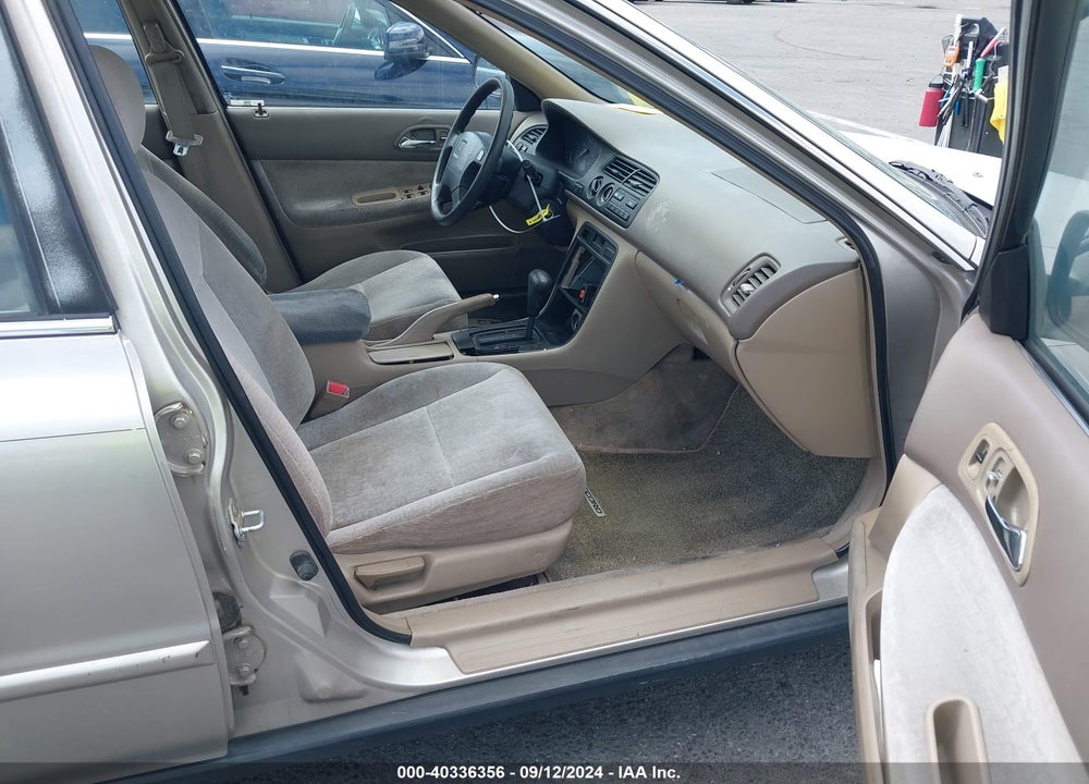 1996 HONDA ACCORD EX/EX-R VIN: 1HGCD5653TA120893