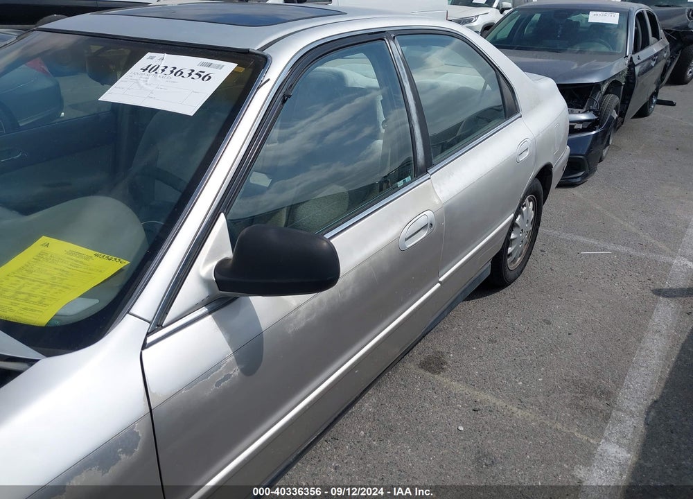 1996 HONDA ACCORD EX/EX-R VIN: 1HGCD5653TA120893