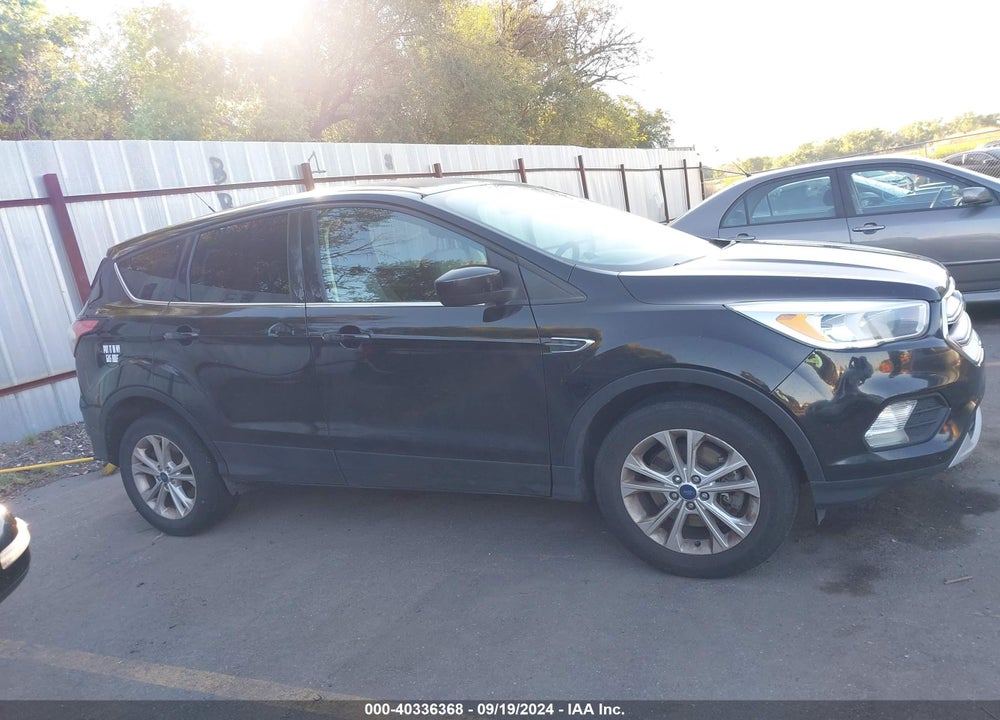 2017 FORD ESCAPE SE VIN: 1FMCU9G9XHUC04878