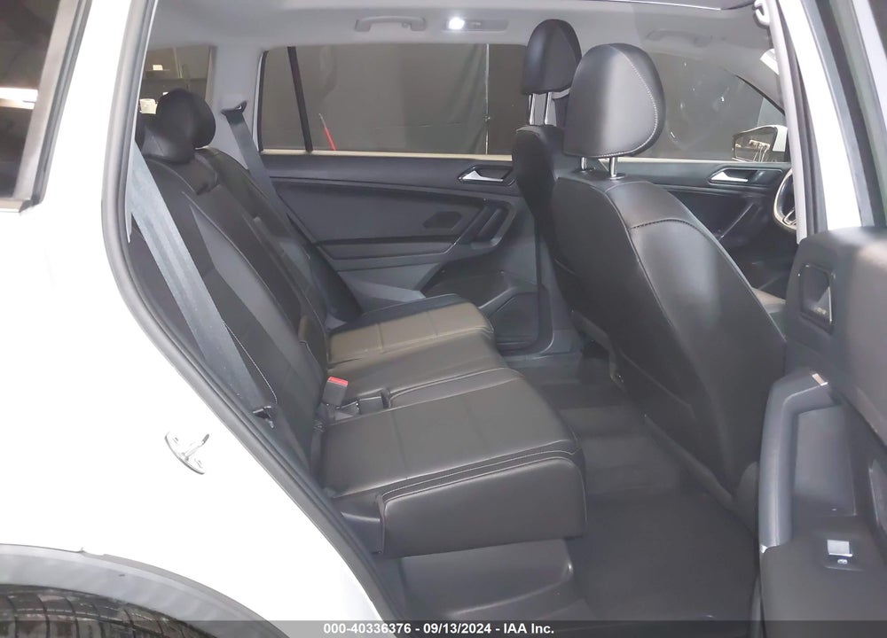2018 VOLKSWAGEN TIGUAN 2.0T SE/2.0T SEL VIN: 3VV2B7AXXJM098333