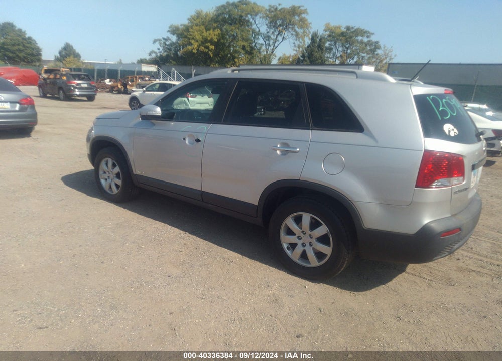 2011 KIA SORENTO LX V6 VIN: 5XYKTDA23BG107872